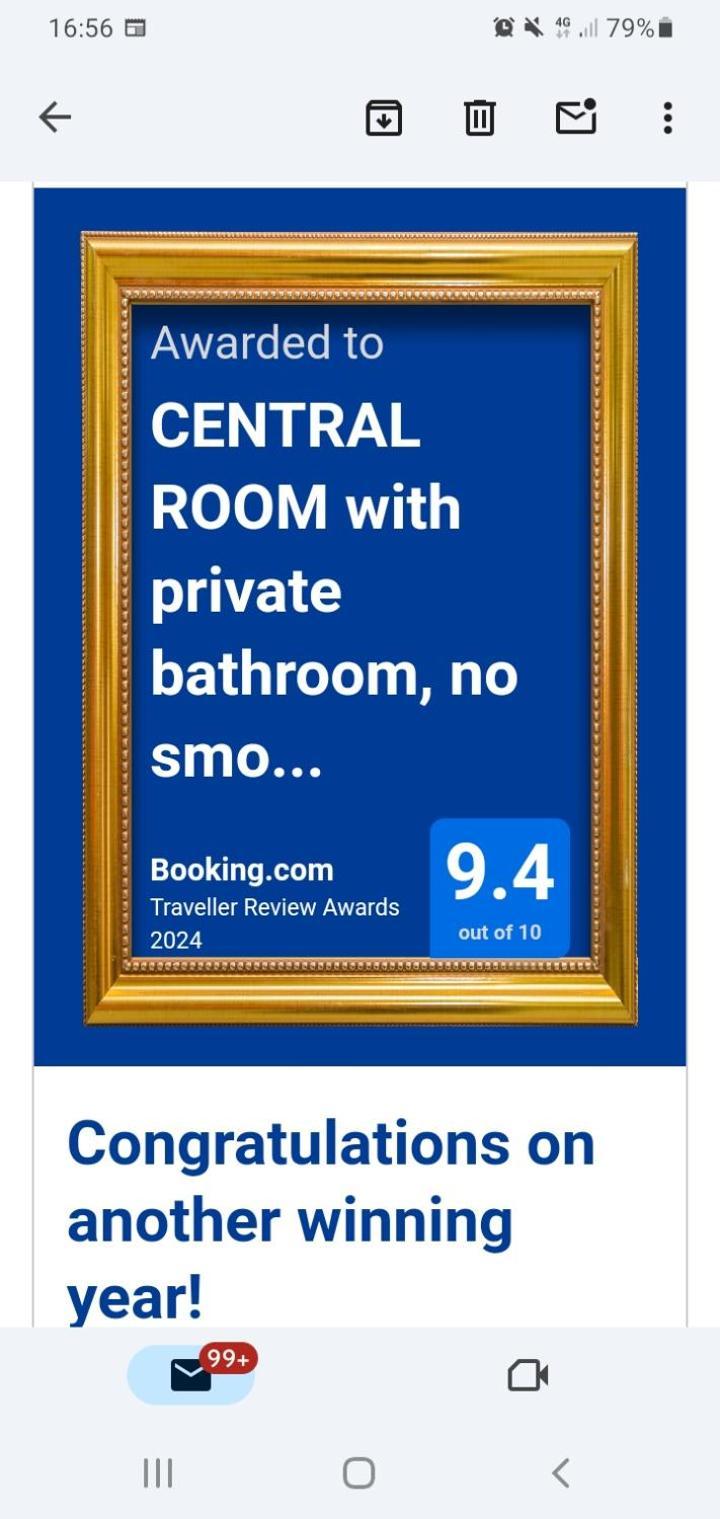 Central Room With Private Bathroom, No Smoking Palau Exteriér fotografie