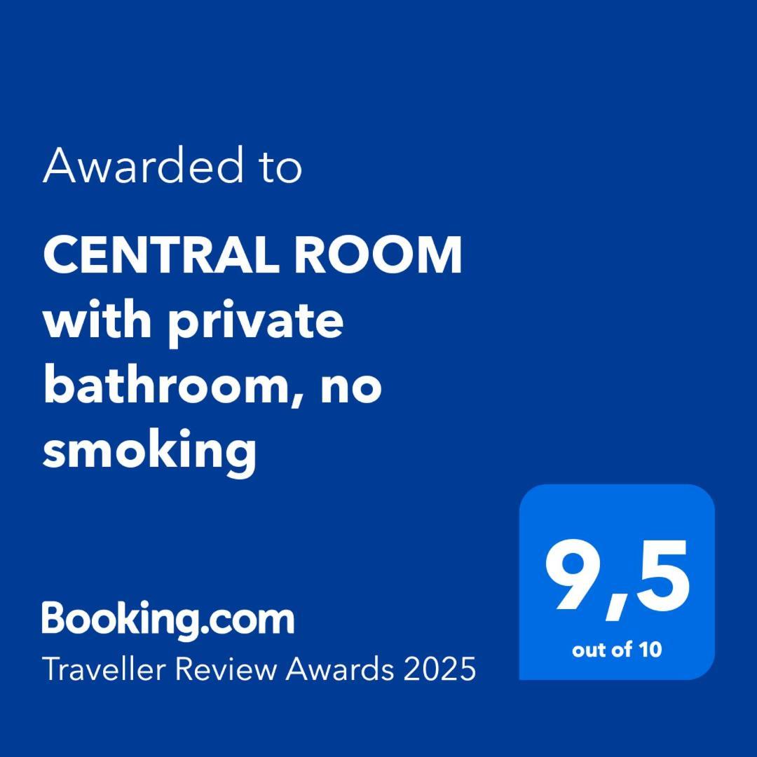 Central Room With Private Bathroom, No Smoking Palau Exteriér fotografie