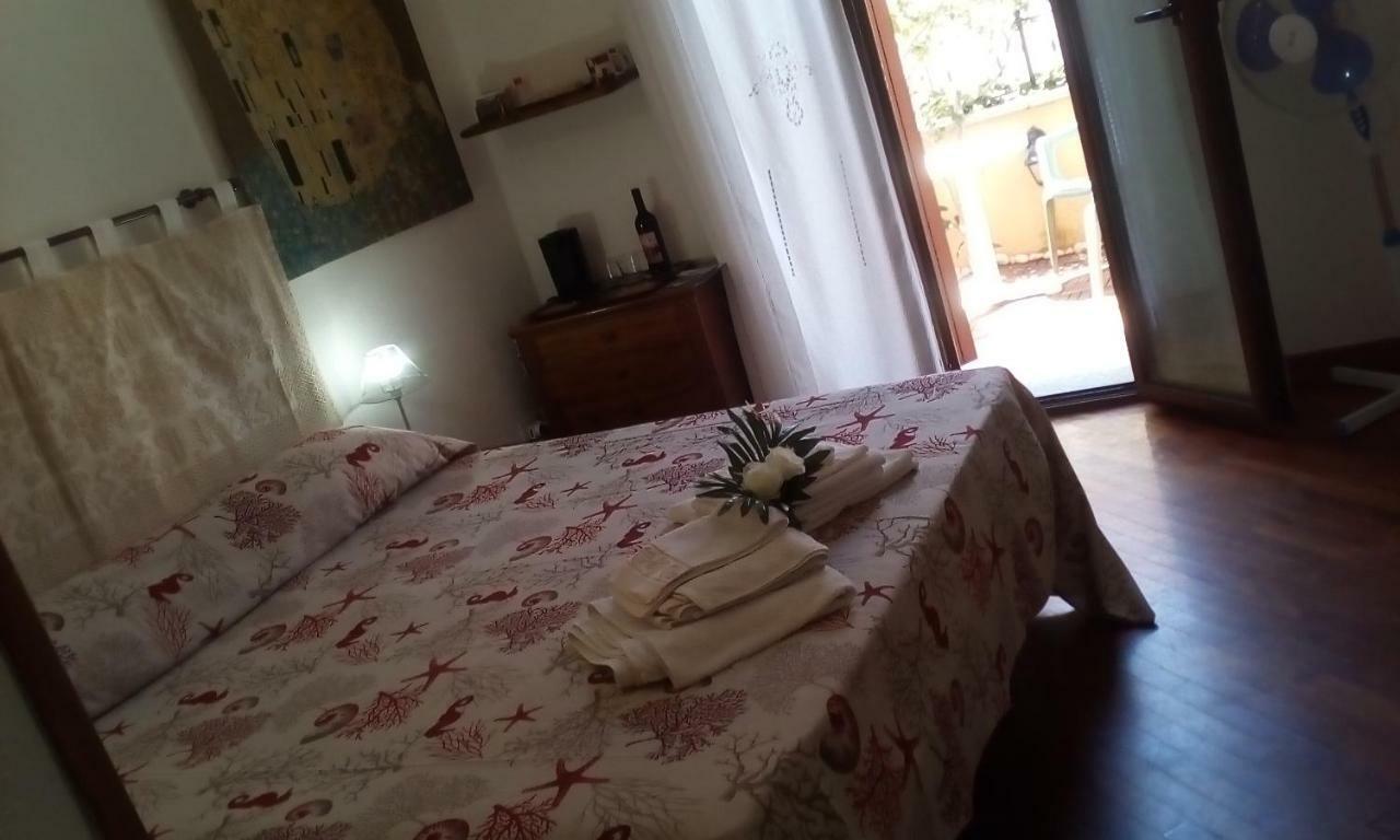 Central Room With Private Bathroom, No Smoking Palau Exteriér fotografie